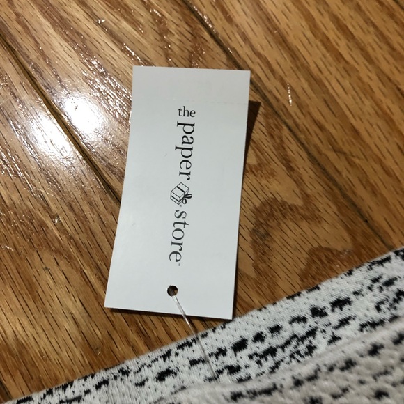 NWT Comfy knit skirt. Off white/ black large - Picture 4 of 4